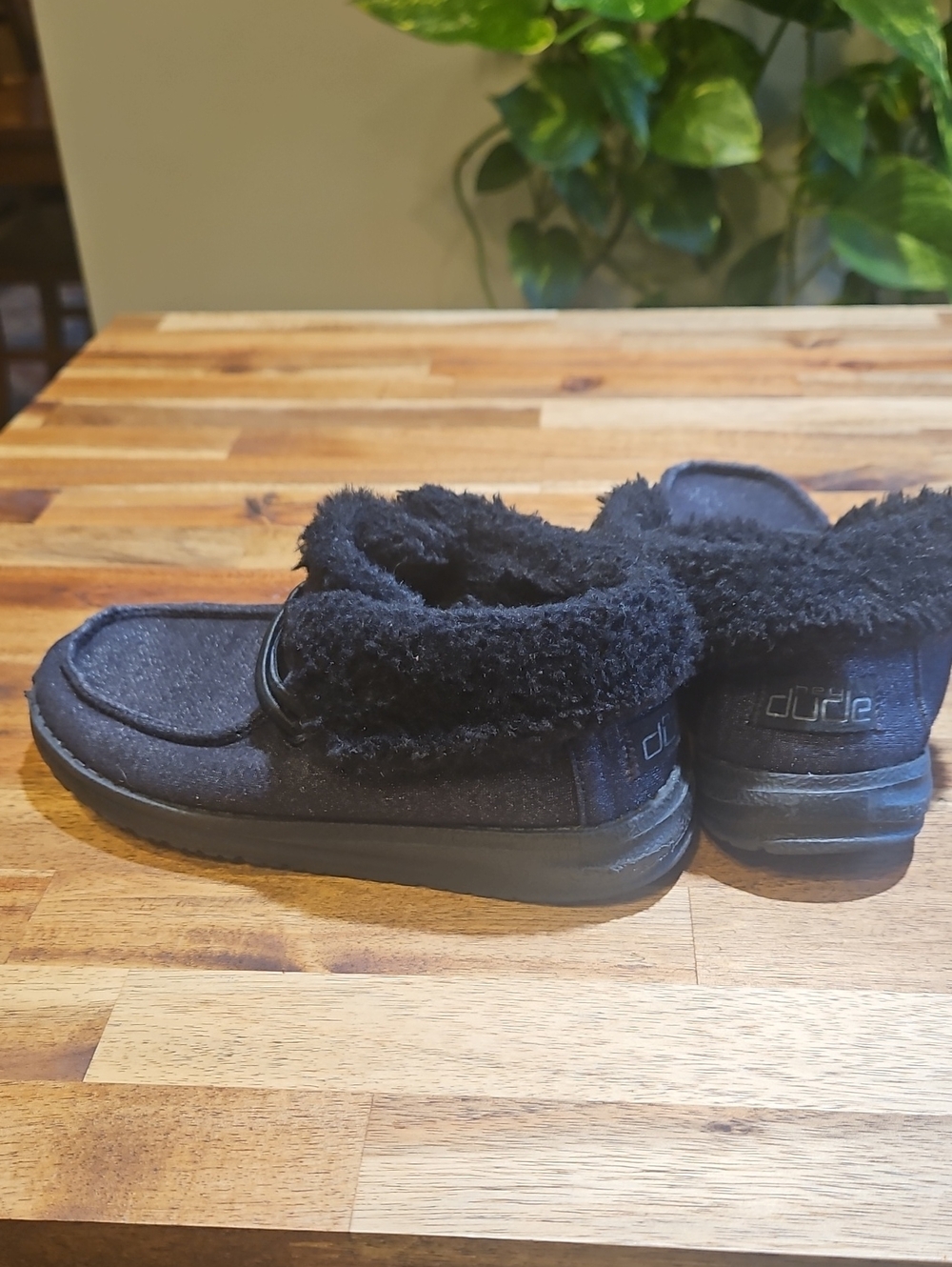 Hey Dude Sparkling Kids Black Fleece-Lined Boots